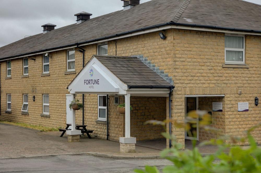 Premier Inn Huddersfield West Exterior photo